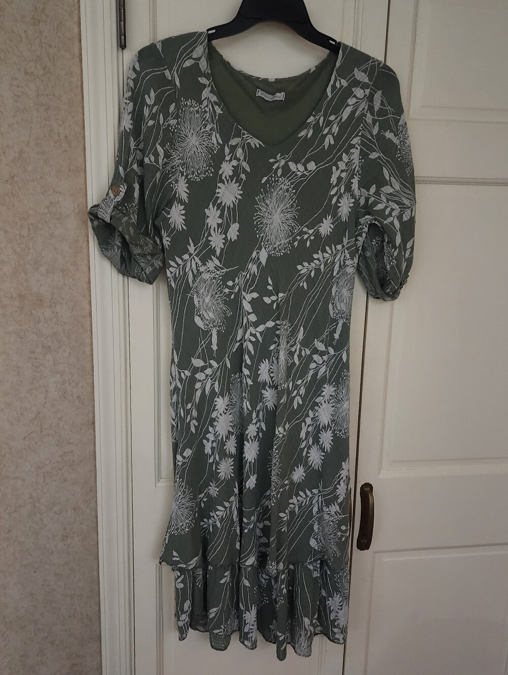 Made in Italy Olive Green Floral Dress – One Size. - Picture 2 of 4